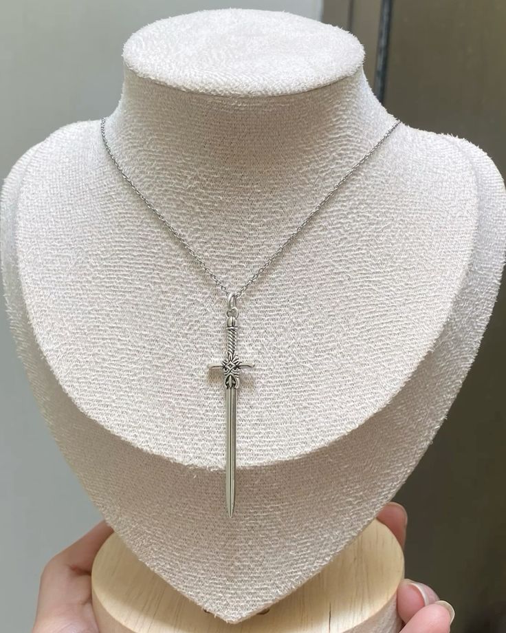 Blade necklace