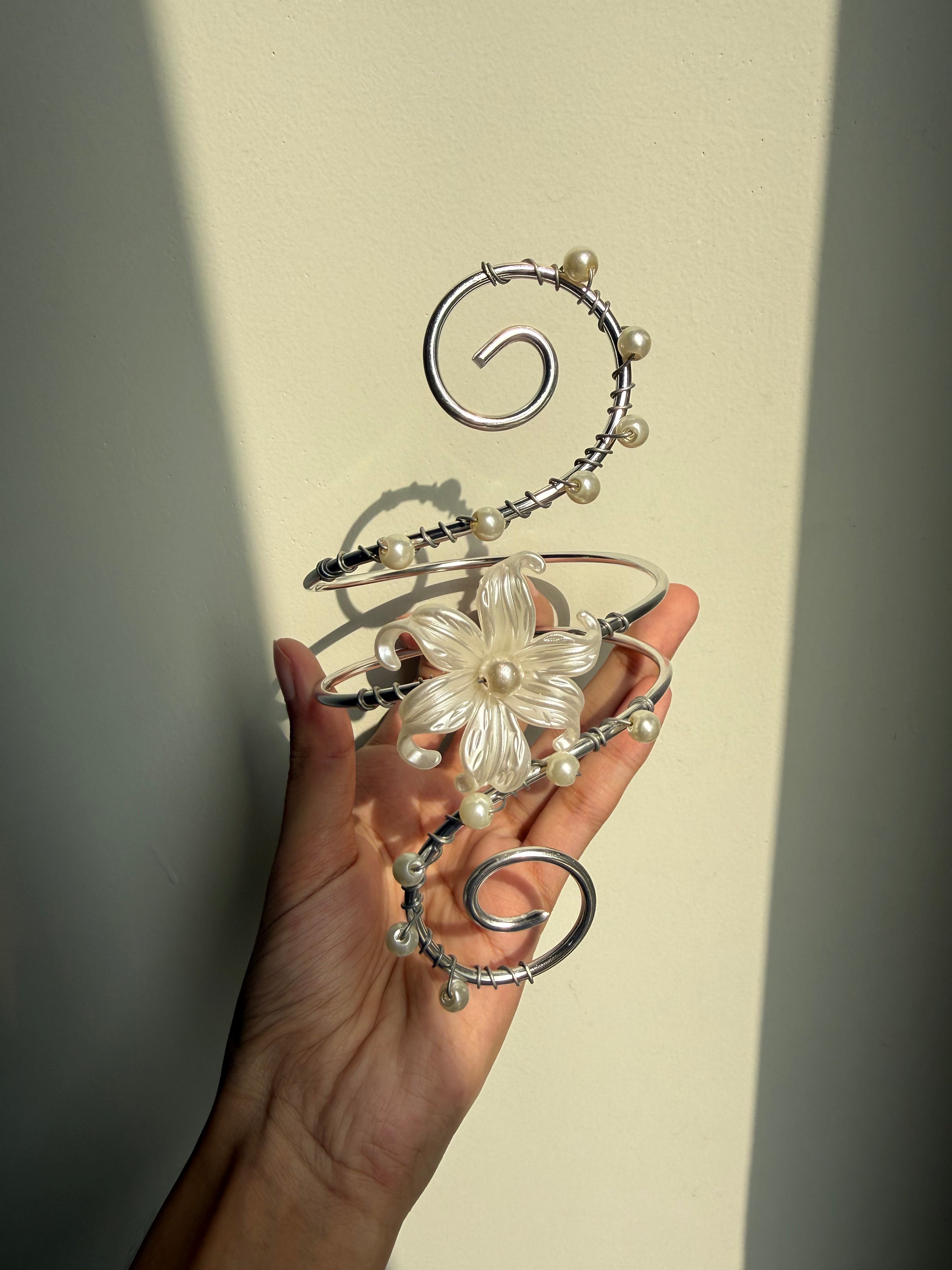 Silver pearl Lily armcuff