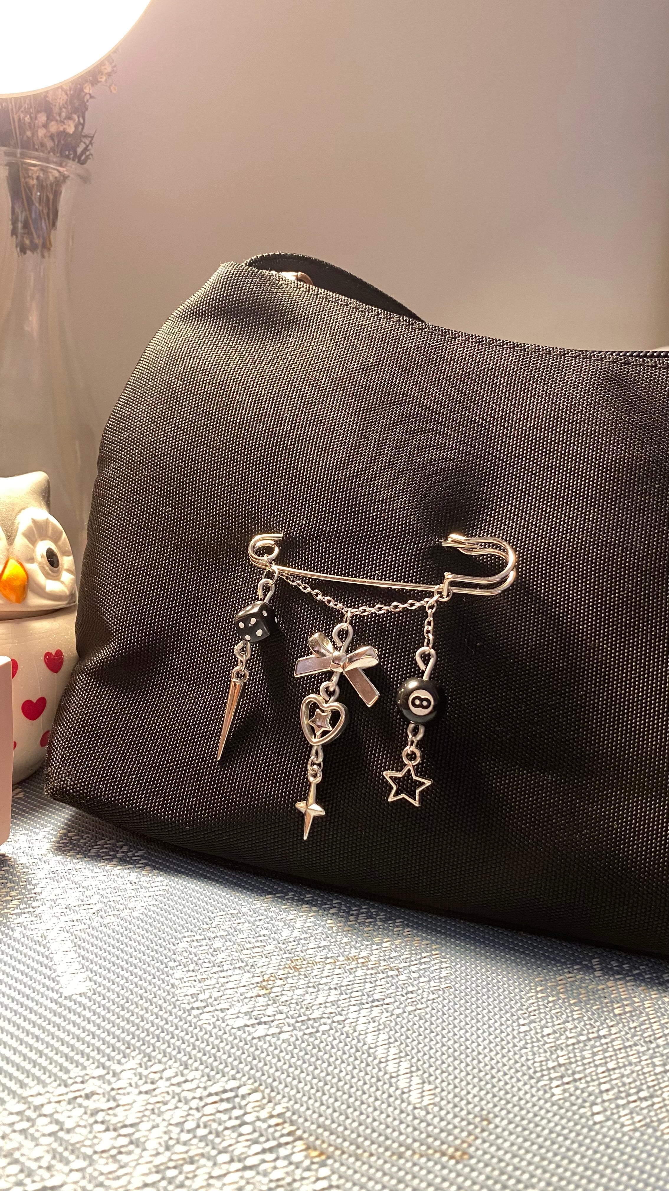 Y2k bag pin