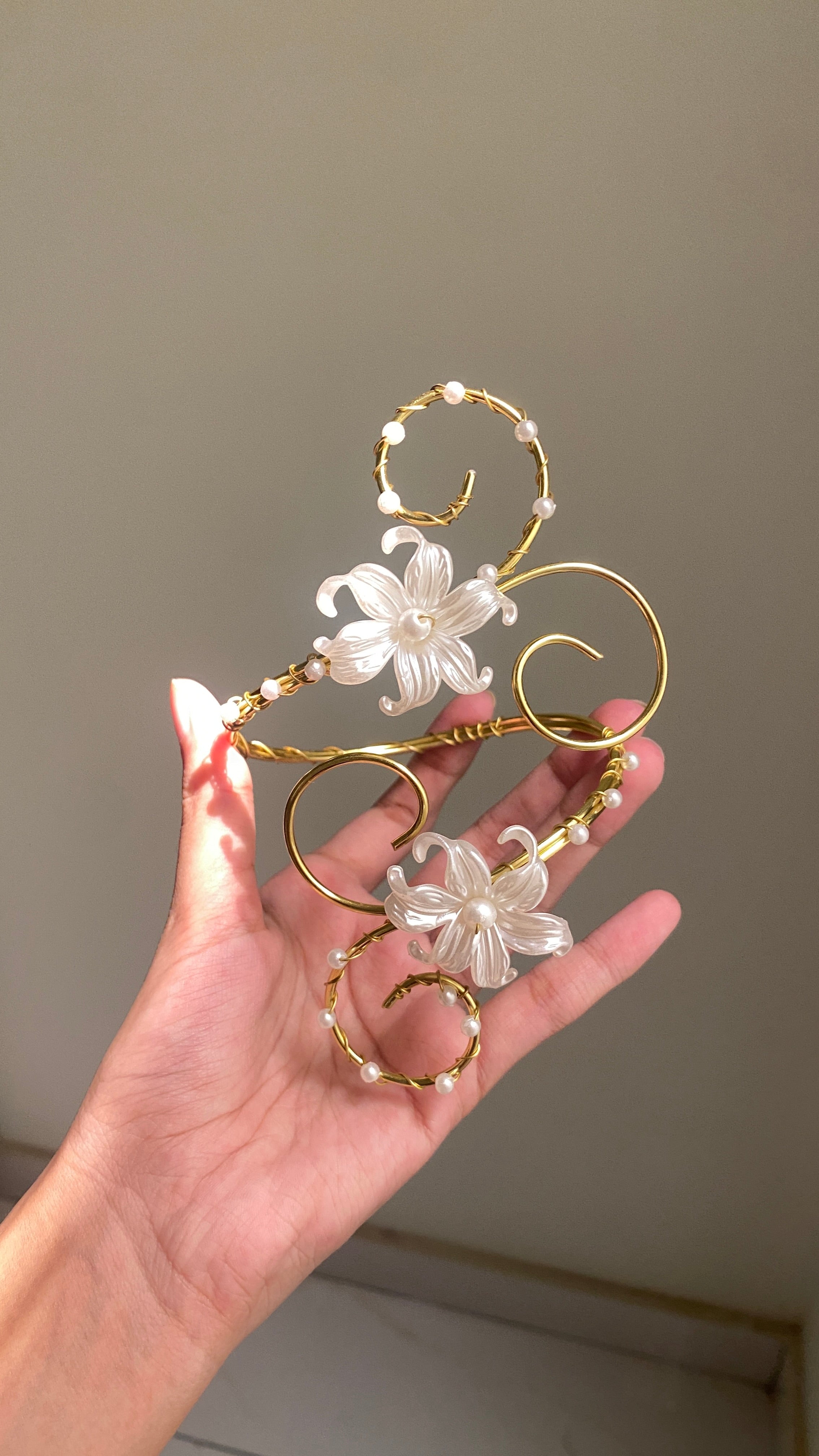 Twin lily armcuff