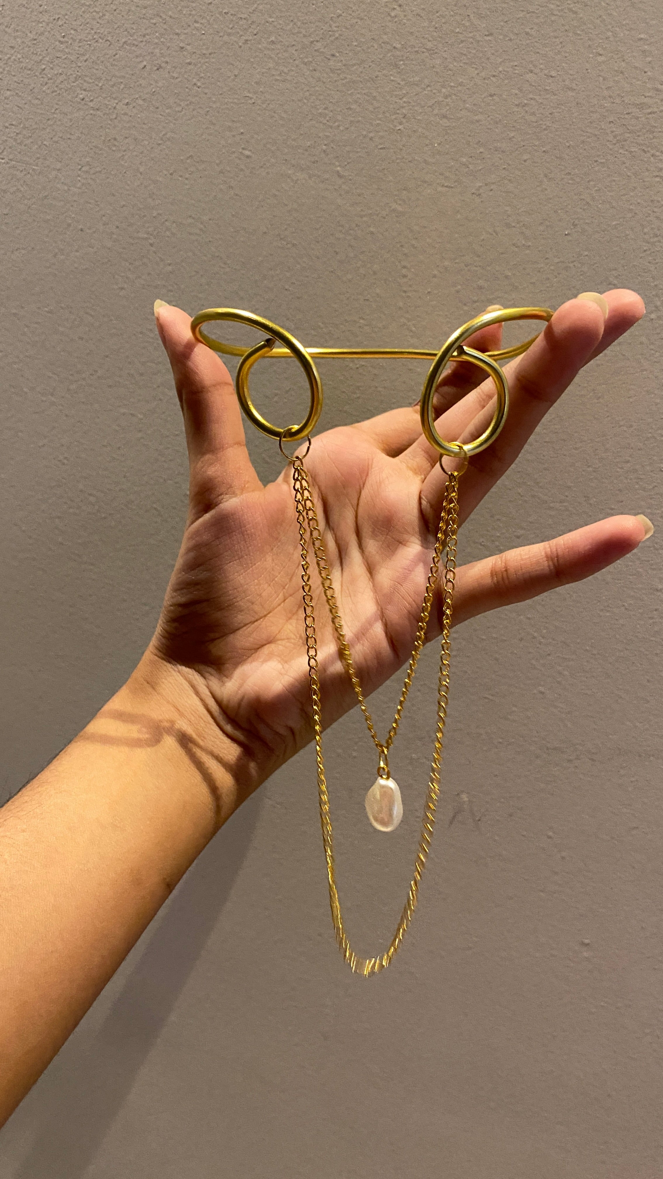 Water pearl chain armcuff