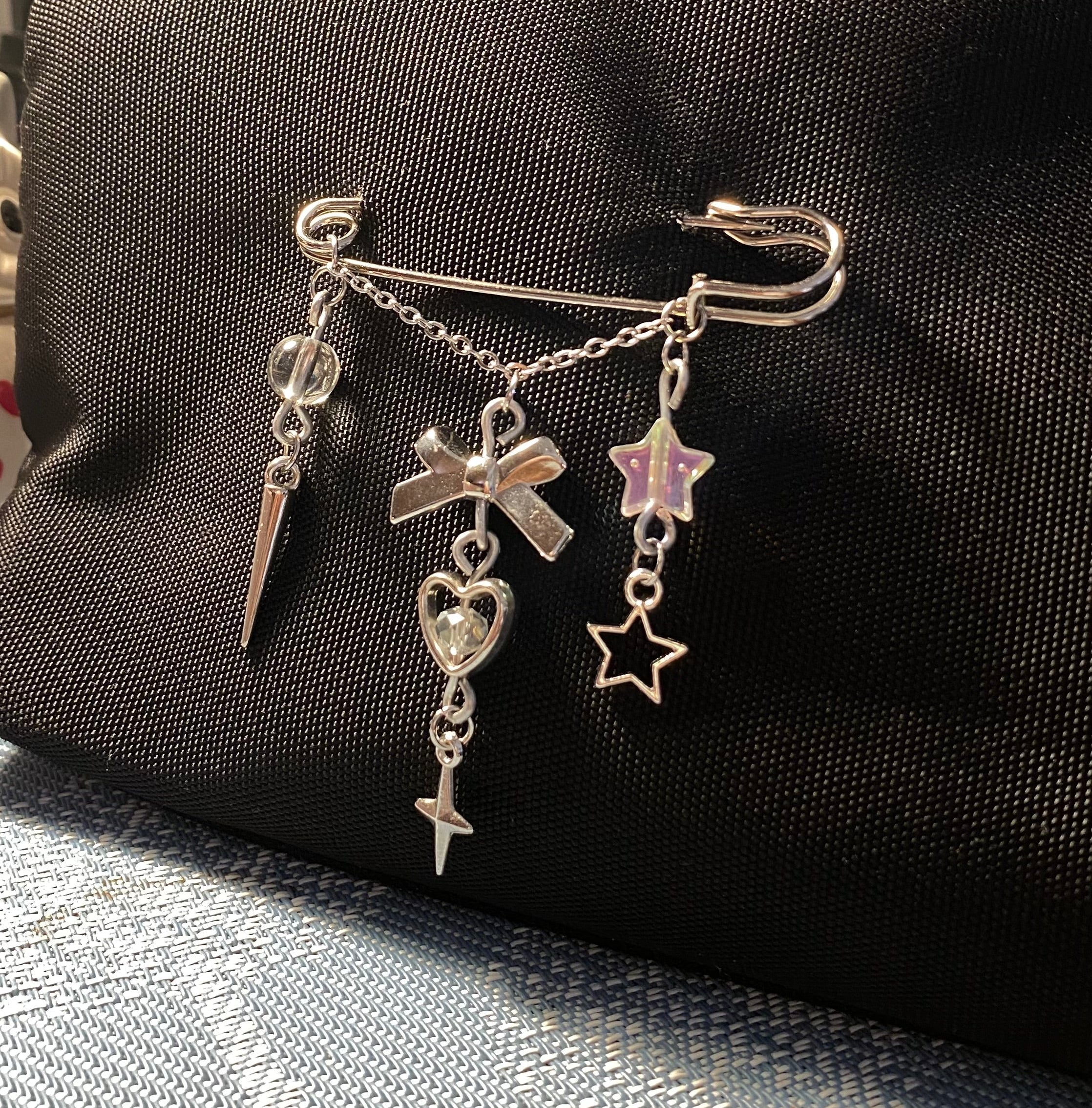 Crystal bag pin