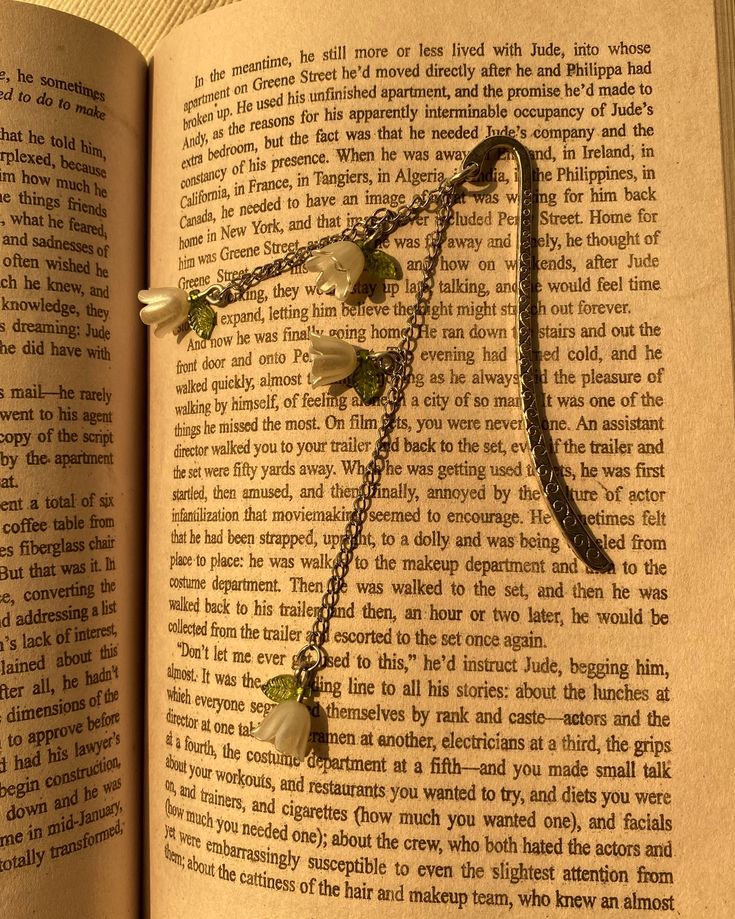 Lily bookmark