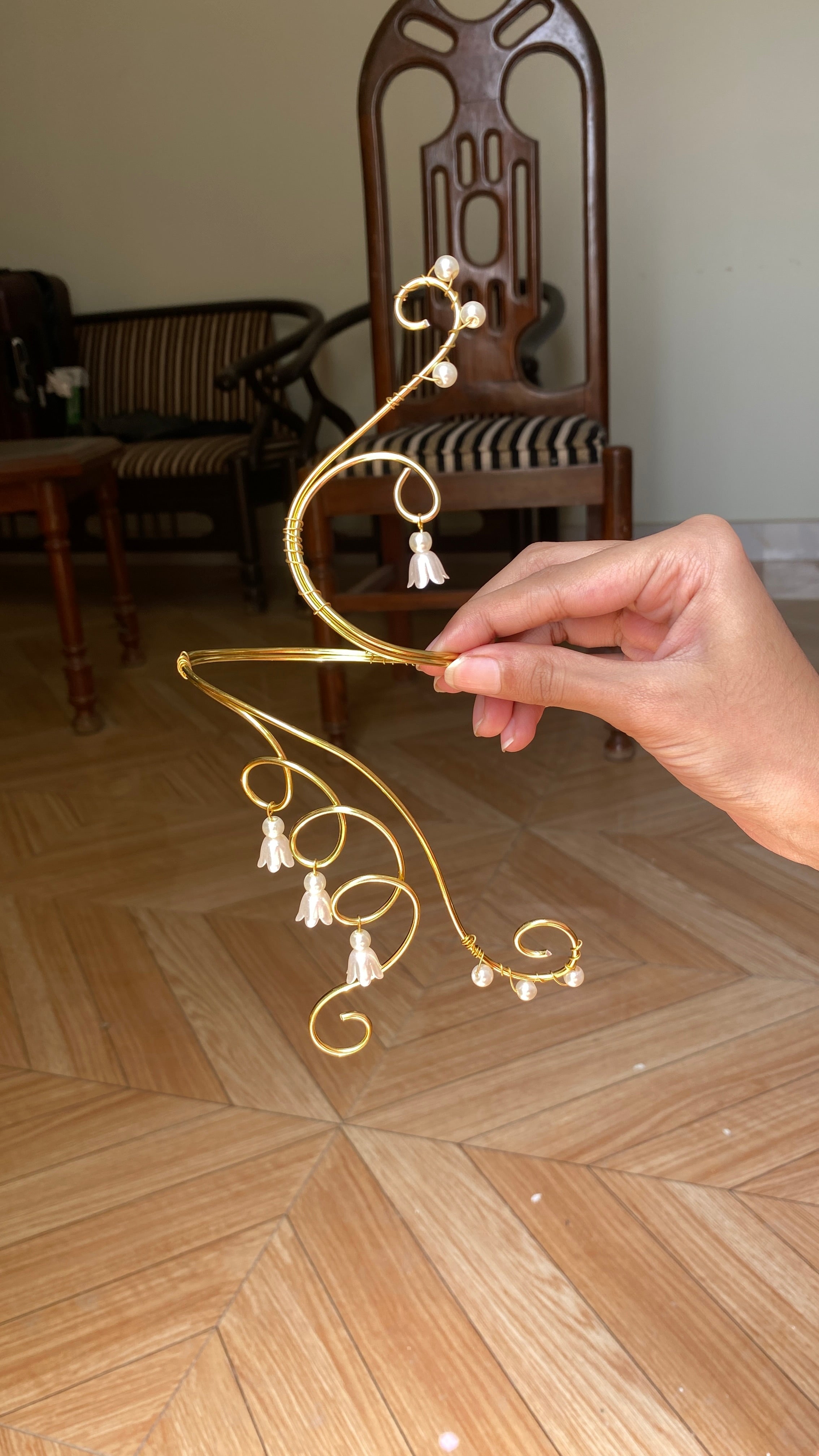 Dangling Lily armcuff