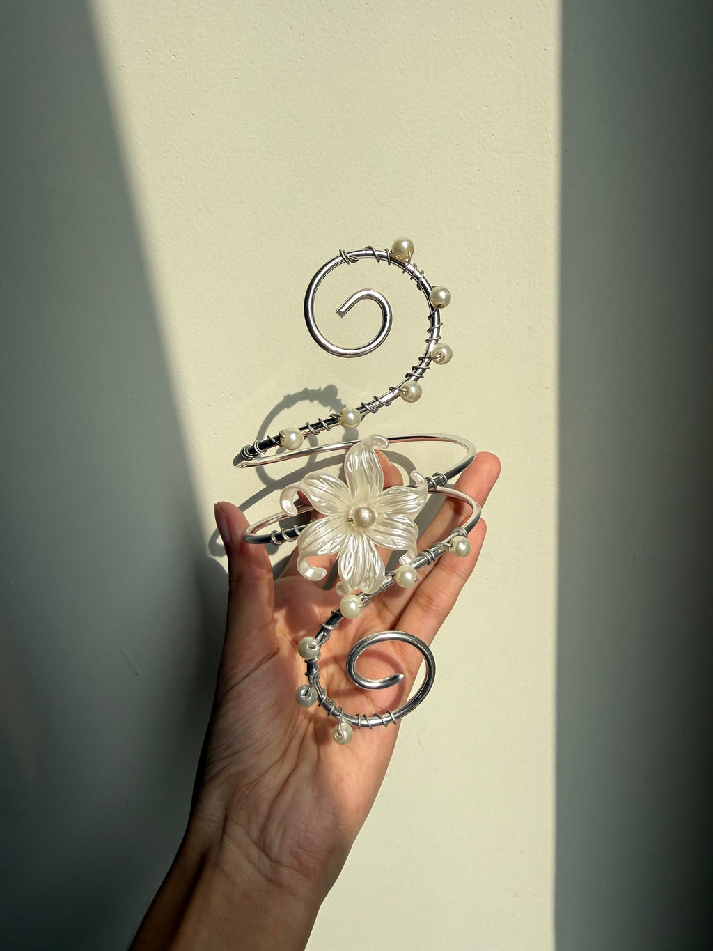 Silver pearl Lily armcuff