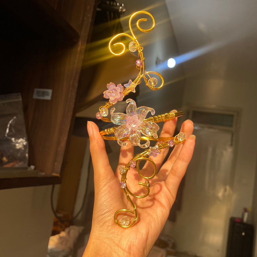 Crystal lilac lily arm cuff