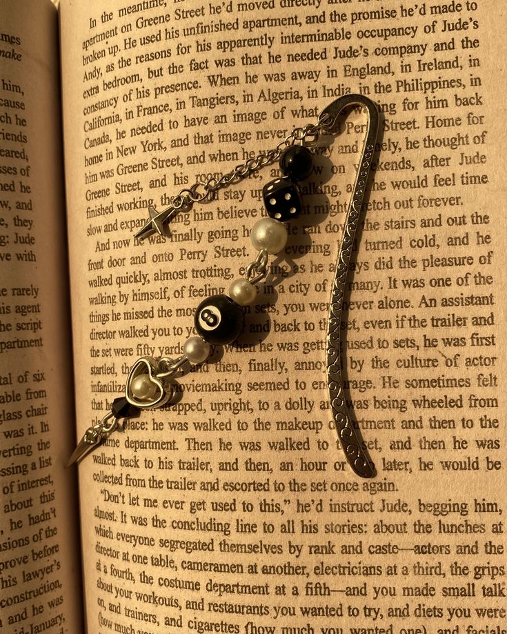 8 ball bookmark