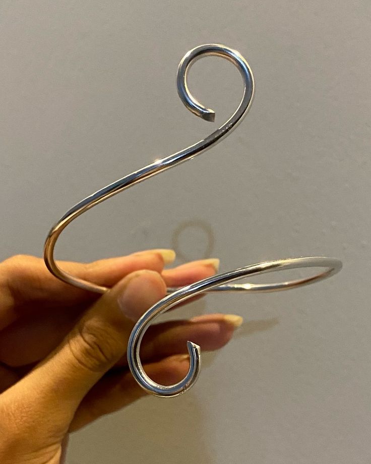 Snake arm cuff